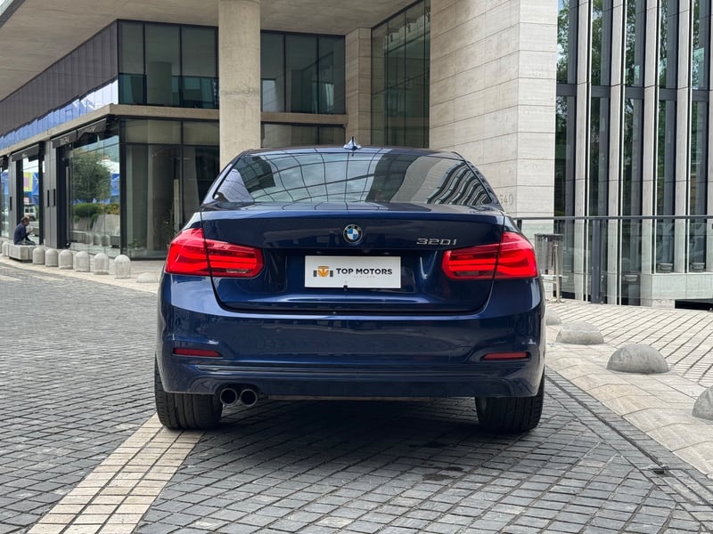 BMW 320I 2018 - Imagen 5 de 17