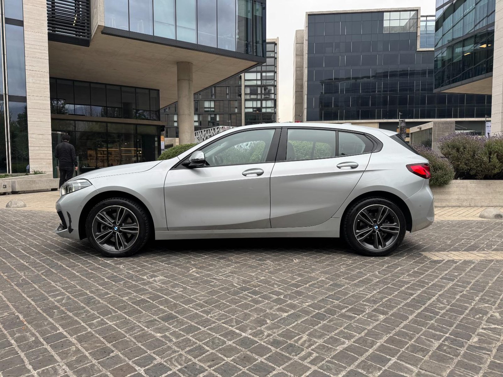 BMW 118i 2021 - Imagen 7 de 19