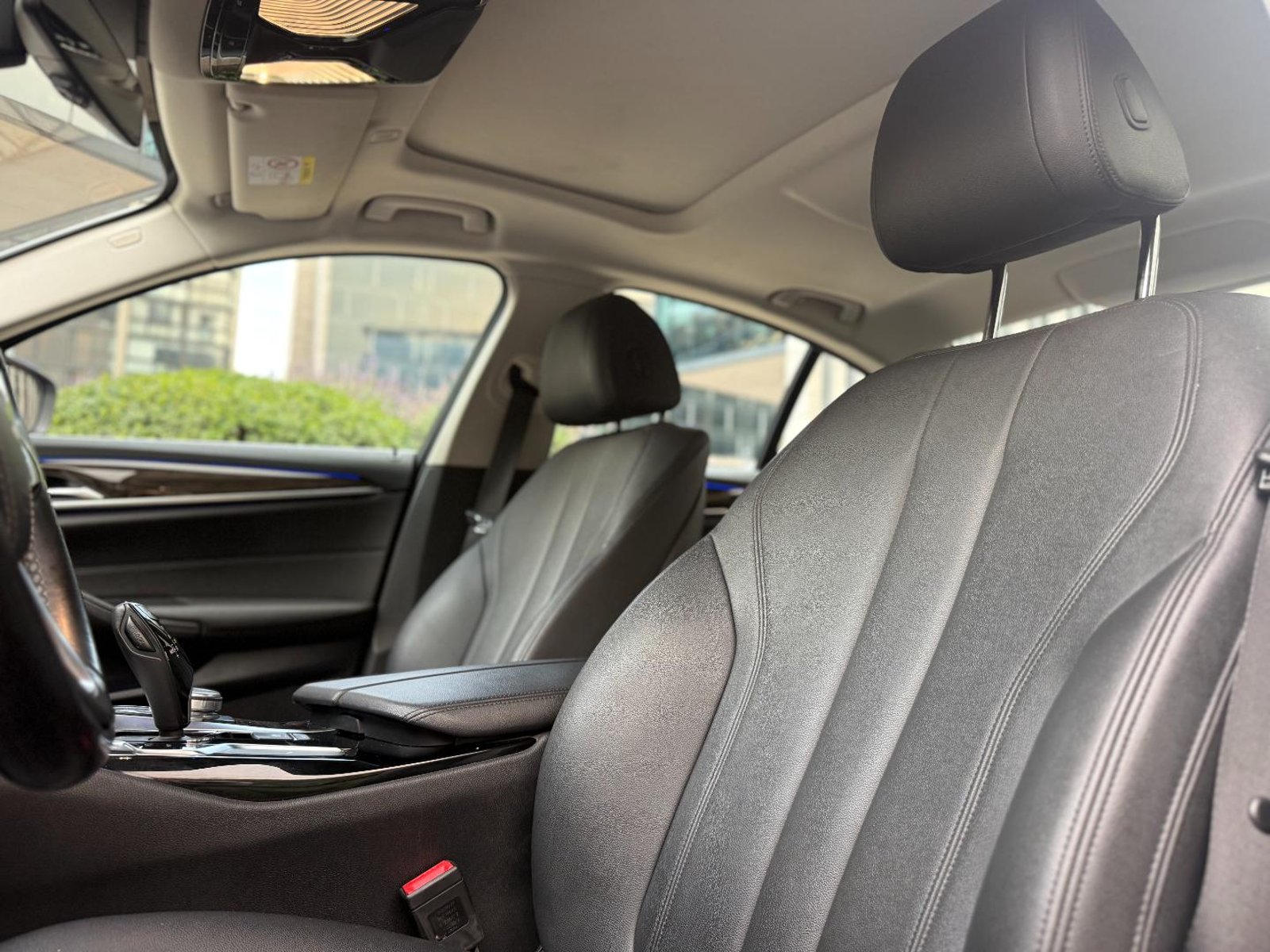 BMW 520i executive 2018 - Imagen 16 de 19