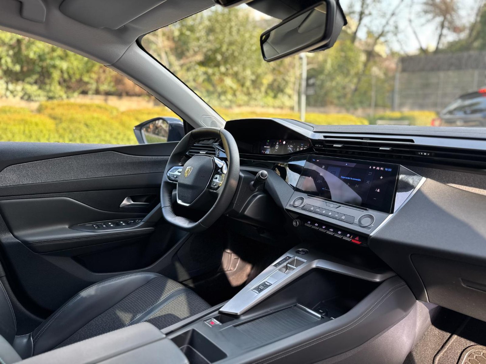 Peugeot 308 Allure 1.2 PureTech 2023 - Imagen 14 de 18