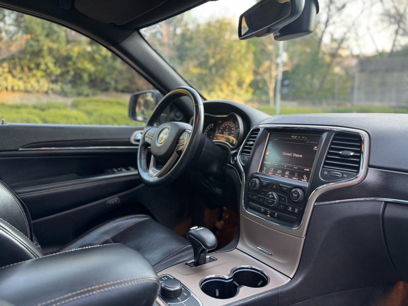 Jeep Grand Cherokee 3.6 LIMITED LX 4X4 AT 5P 2015 - Imagen 15 de 19