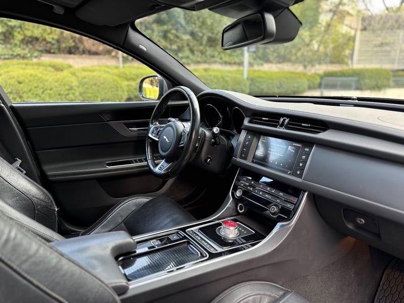 Jaguar XF 2.0 R-Sport 2017 - Imagen 15 de 19