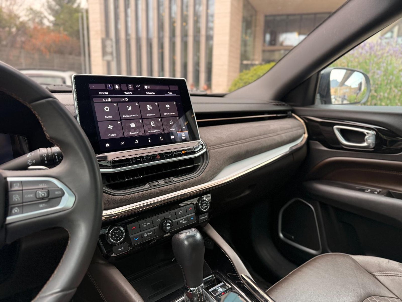 Jeep COMMANDER 2023 - Imagen 9 de 20