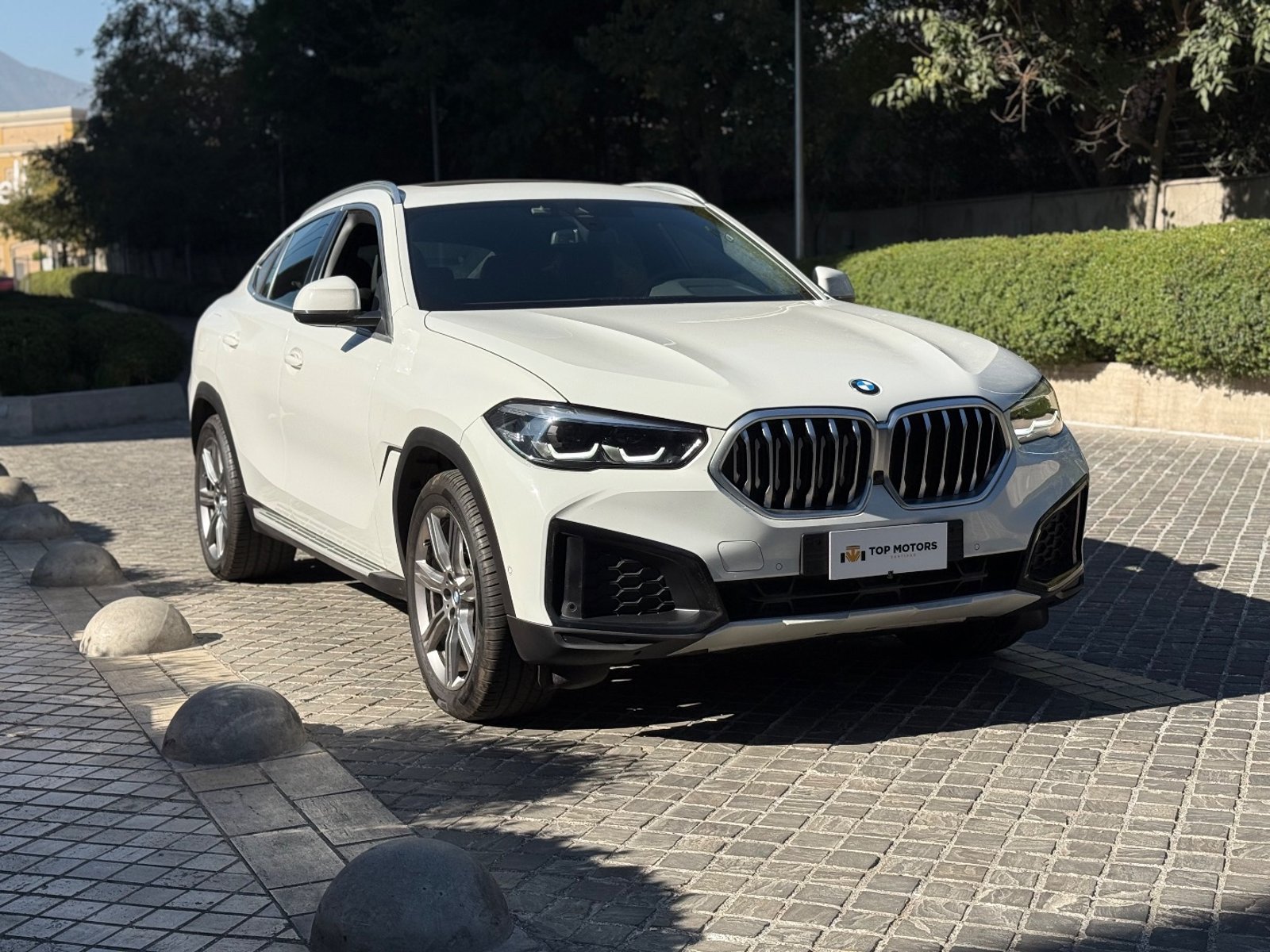 BMW X6 xDrive30d 2023 - Foto 3 de 16