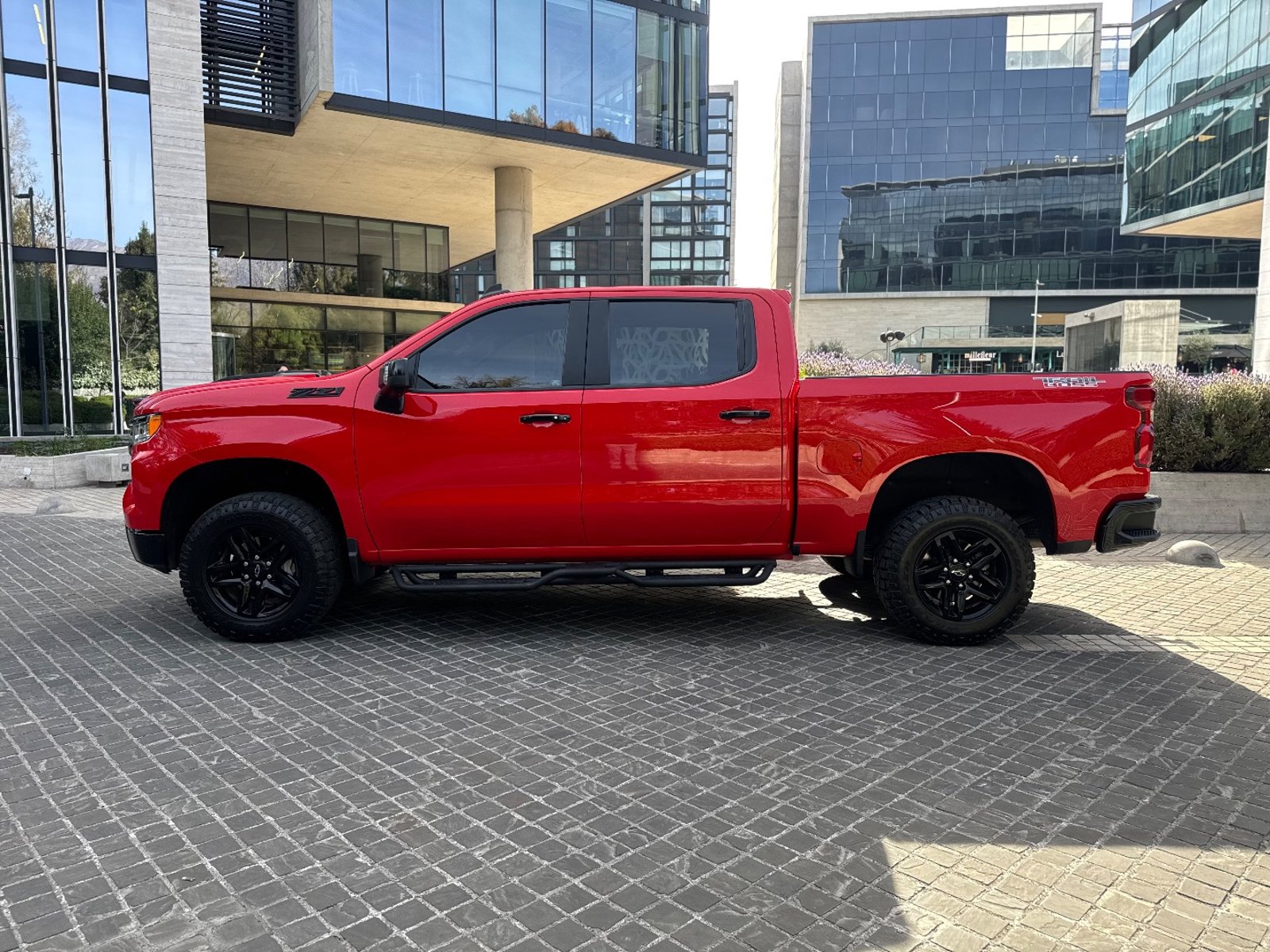 CHEVROLET SILVERADO 1500 LTZ Z71 5.3 V8 4x4 2023 - Imagen 7 de 18
