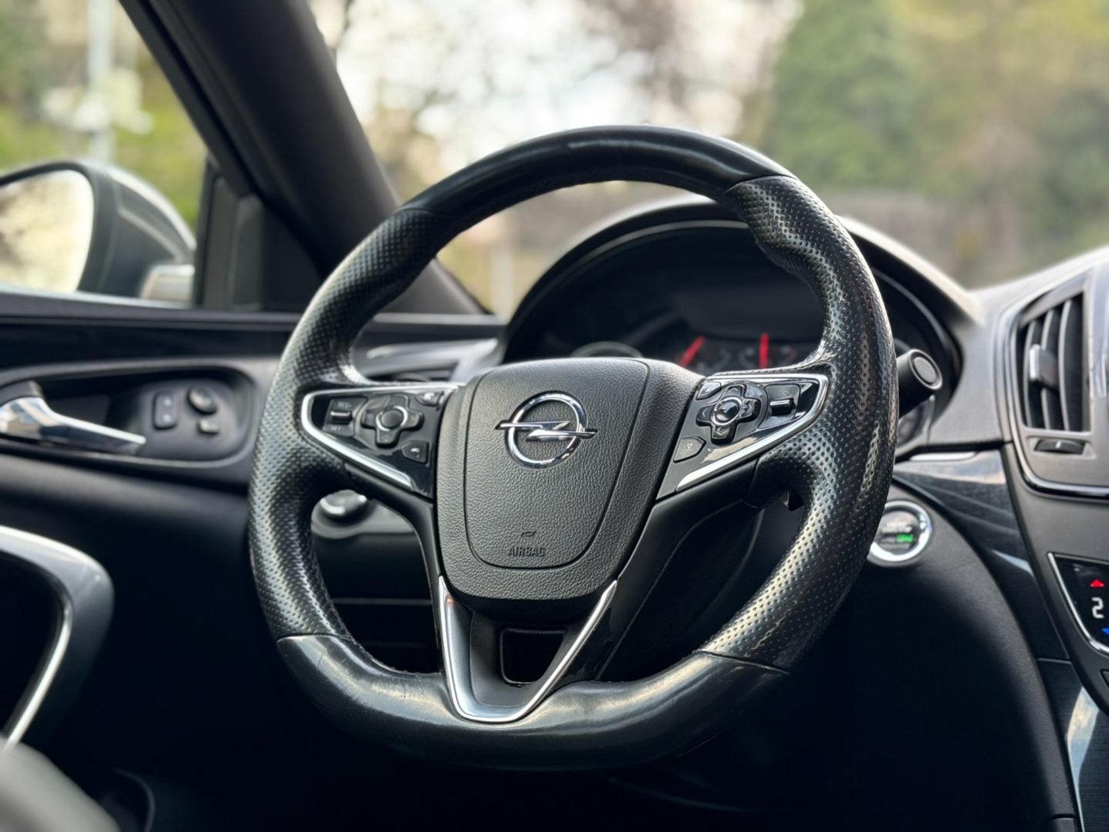 Opel INSIGNIA Elegance 2.0 Turbo 2016 - Imagen 9 de 17