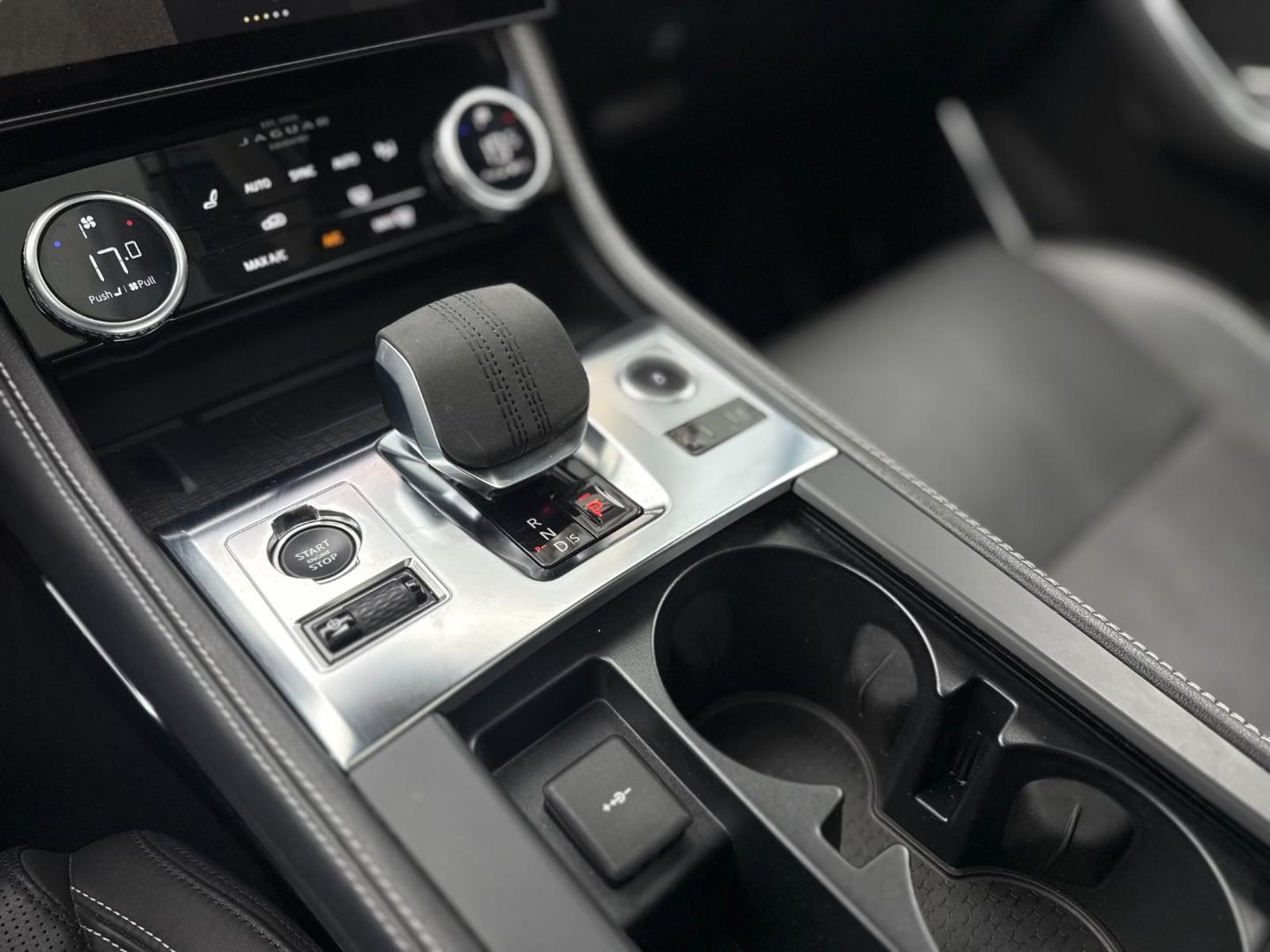 Jaguar F-Pace 2024 - Imagen 13 de 20