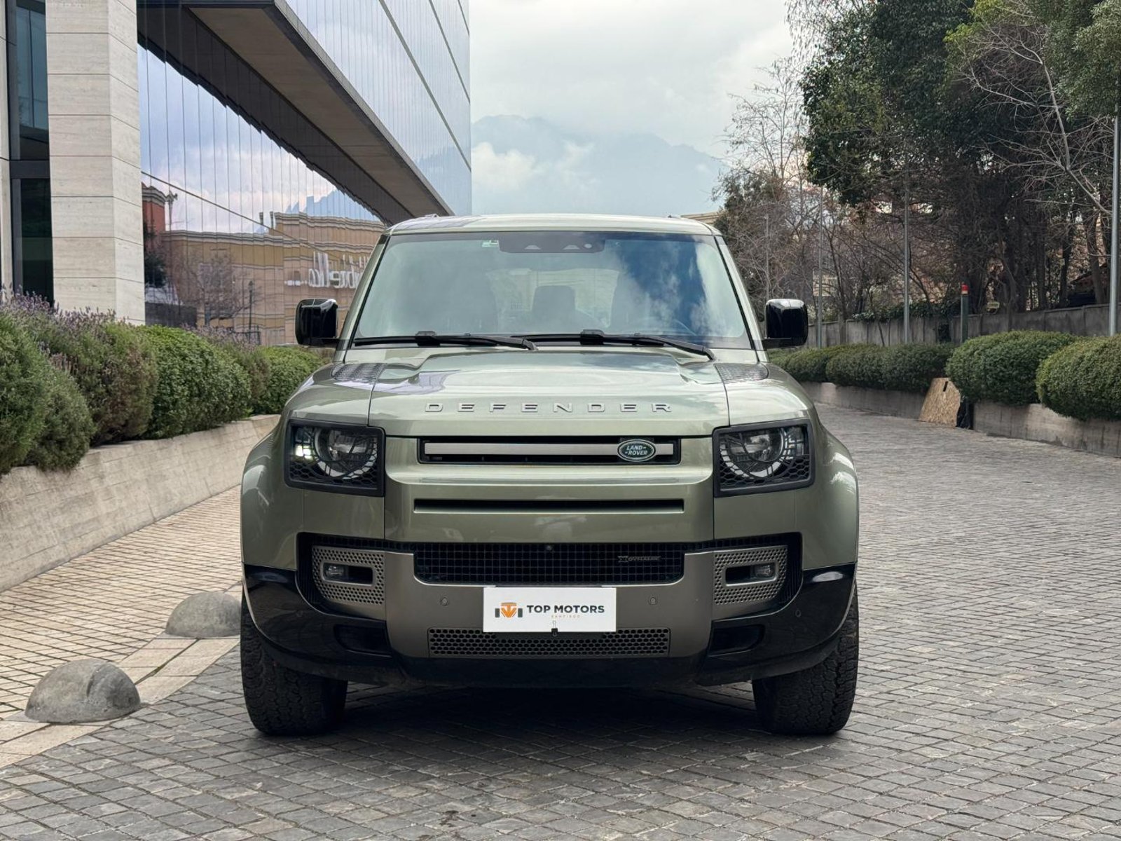 Land Rover DEFENDER 2024 - Foto 2 de 19