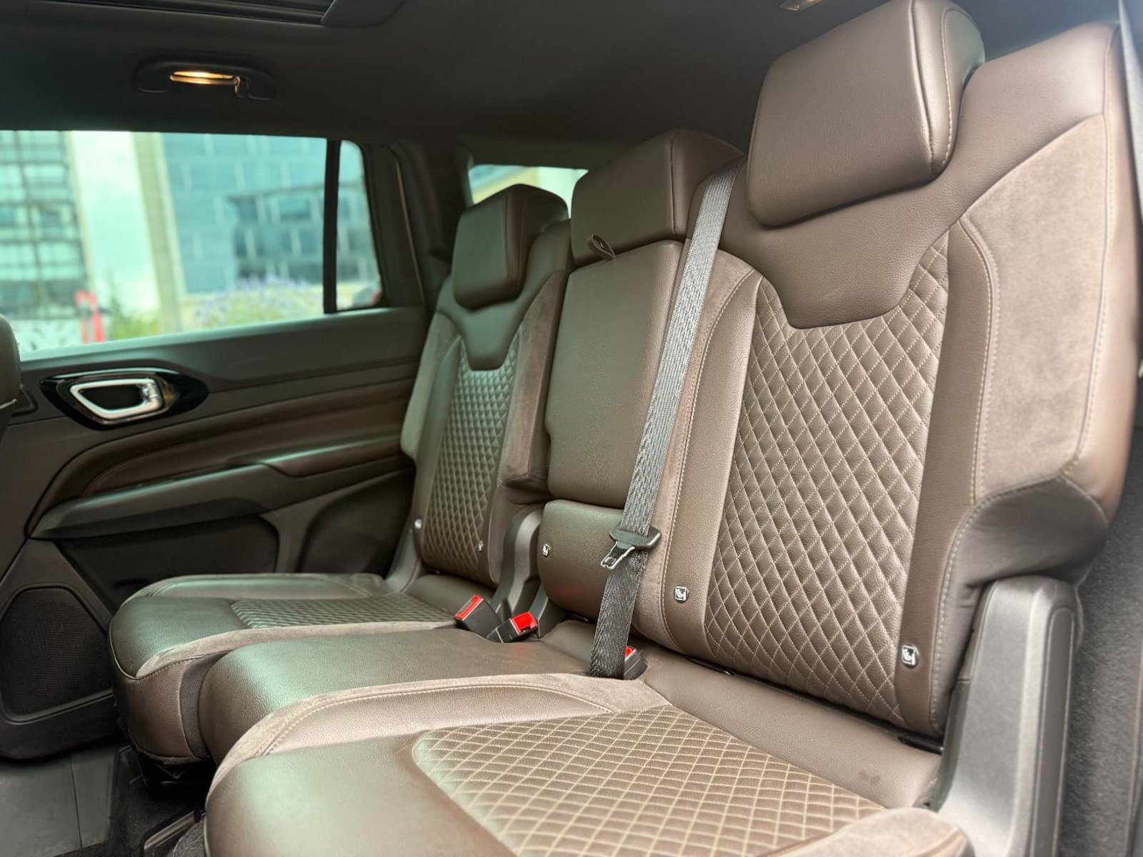 Jeep COMMANDER 2023 - Imagen 18 de 20