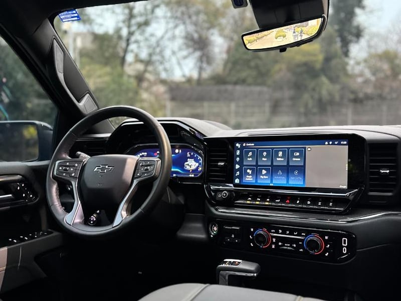Chevrolet SILVERADO 6.2 ZR2 AUTO DC 4WD R 2023 - Imagen 9 de 19