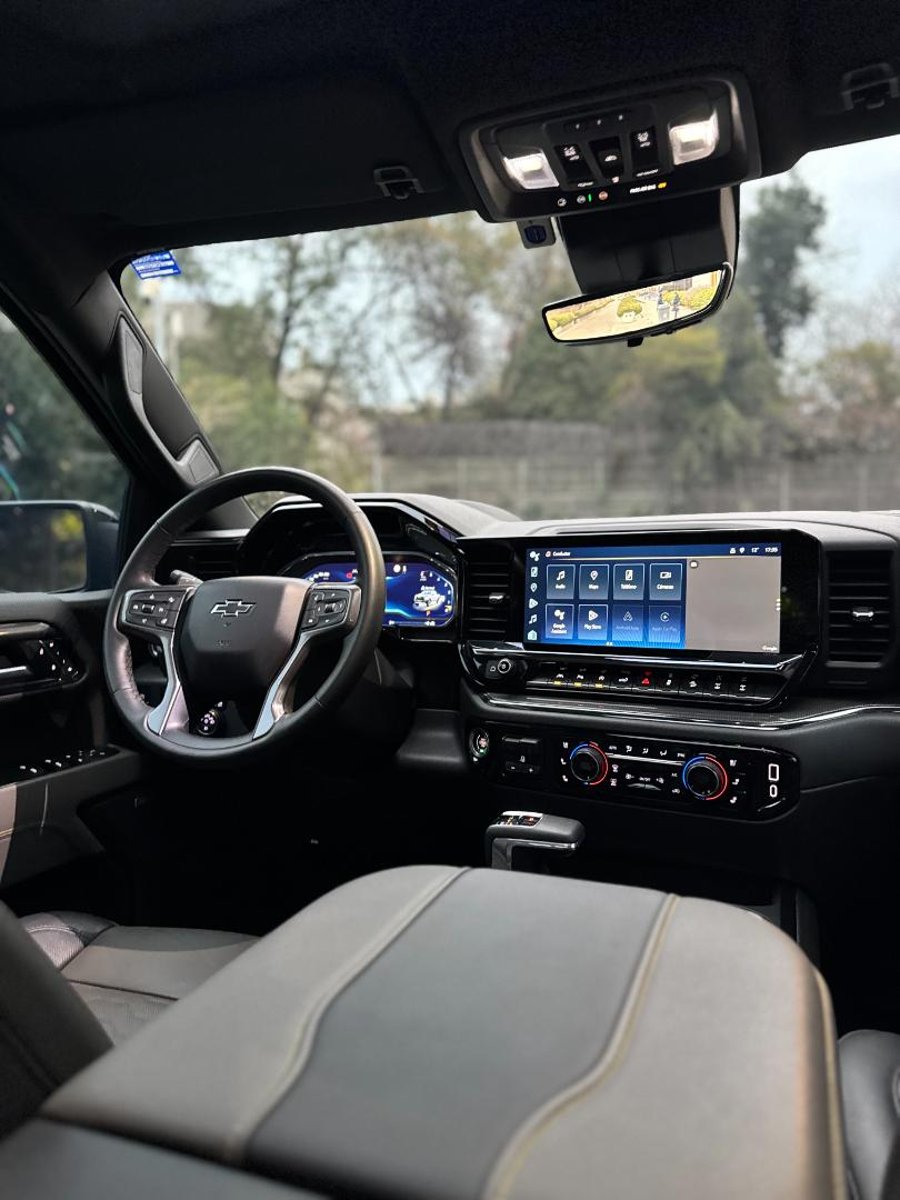 CHEVROLET SILVERADO 6.2 ZR2 AUTO DC 4WD R 2023 - Imagen 9 de 19