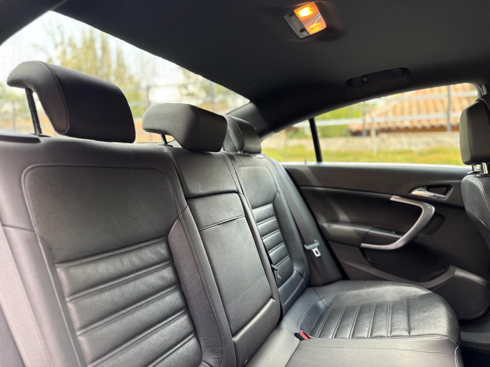 Opel INSIGNIA Elegance 2.0 Turbo 2016 - Imagen 17 de 17