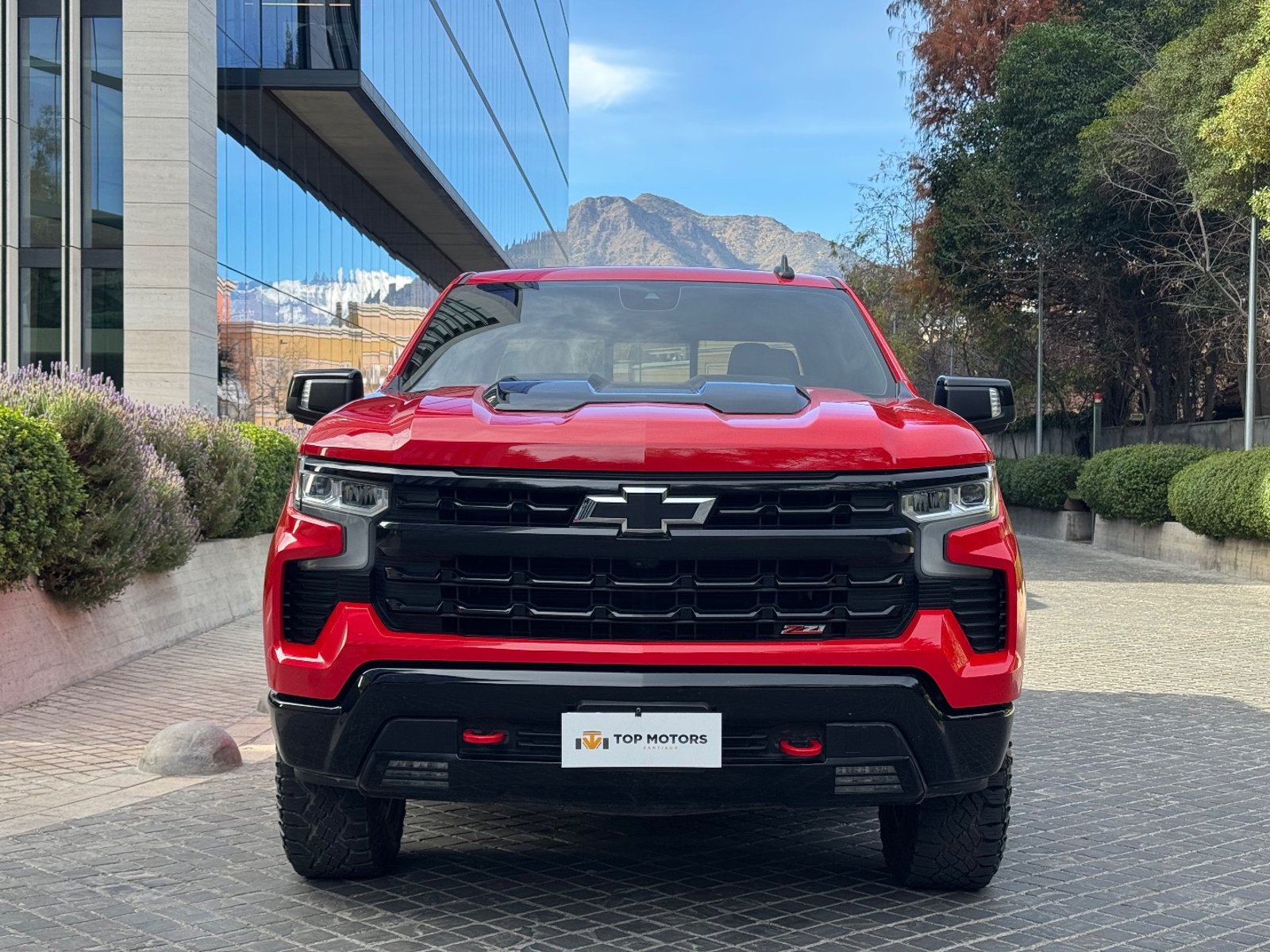 Chevrolet SILVERADO 1500 LTZ Z71 5.3 V8 4x4 2023 - Foto 2 de 18
