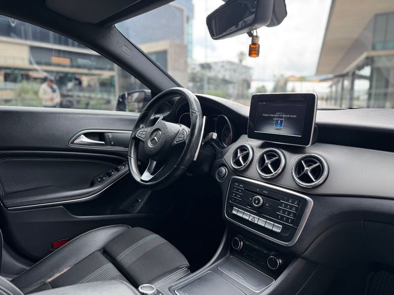 Mercedes-Benz CLA 180 2020 - Imagen 14 de 18