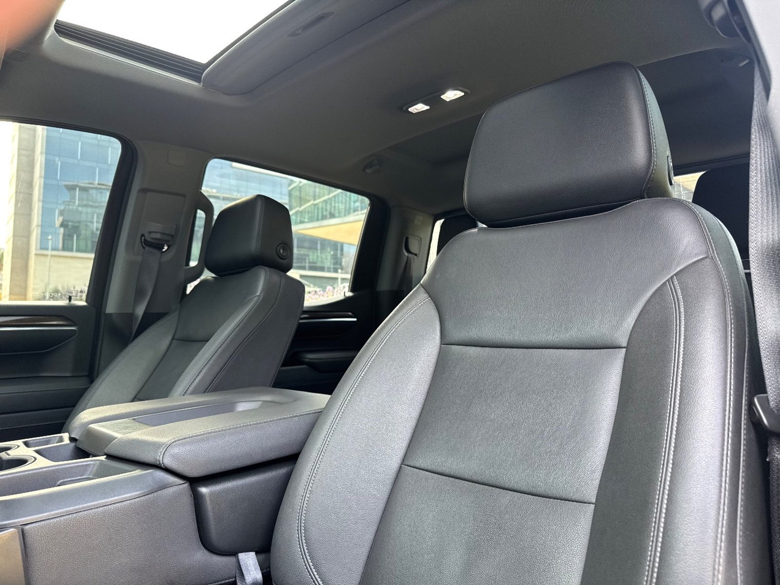 CHEVROLET SILVERADO 1500 LTZ Z71 5.3 V8 4x4 2023 - Imagen 15 de 18