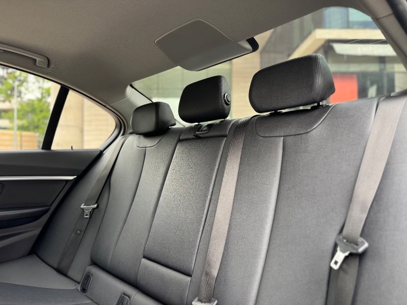 BMW 320I 2018 - Imagen 16 de 17
