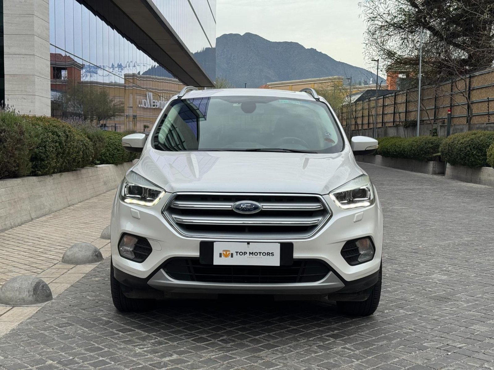 Ford ESCAPE Titanium 2.0 EcoBoost AWD 2018 - Foto 2 de 19