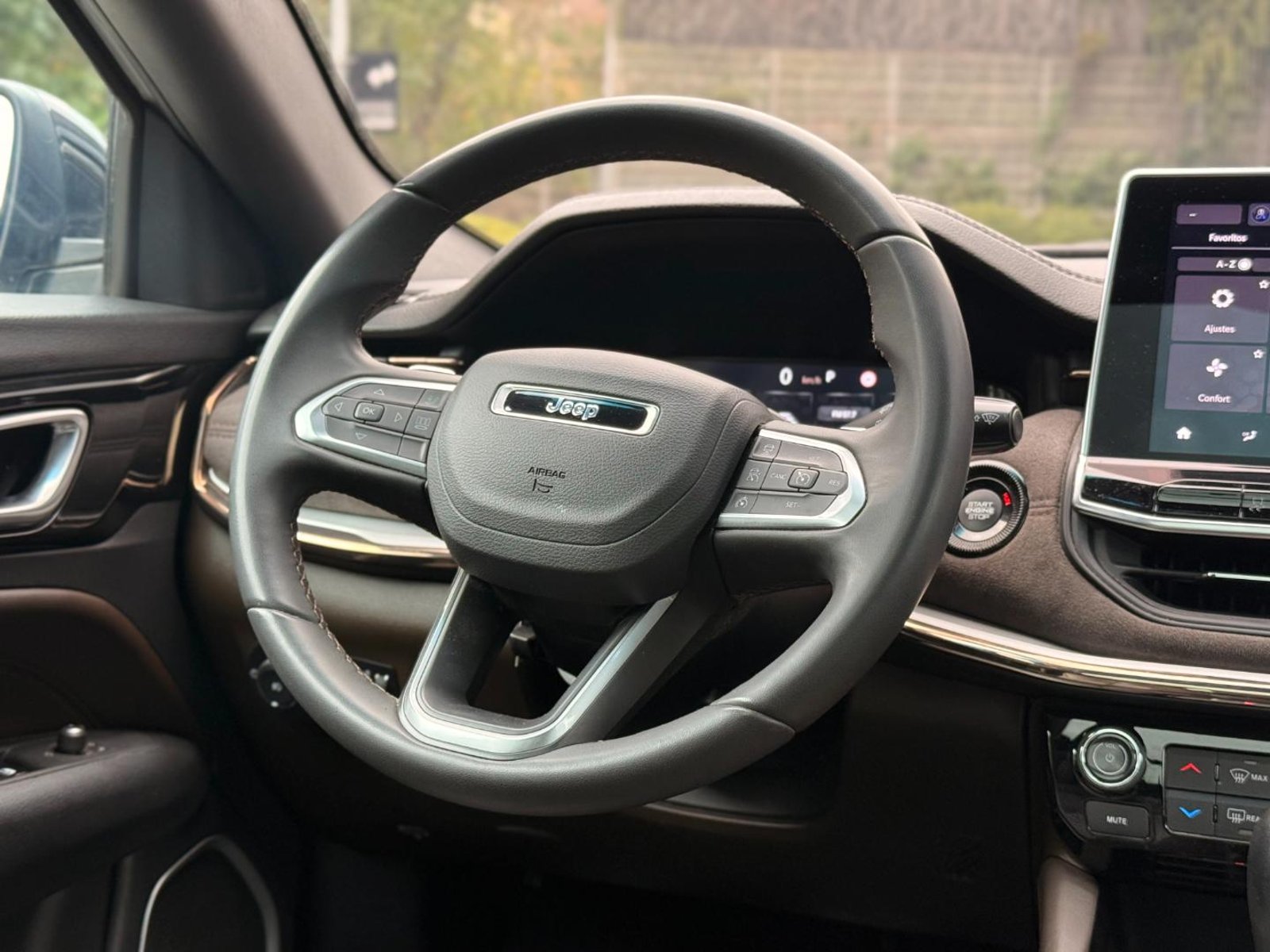 Jeep COMMANDER 2023 - Imagen 11 de 20
