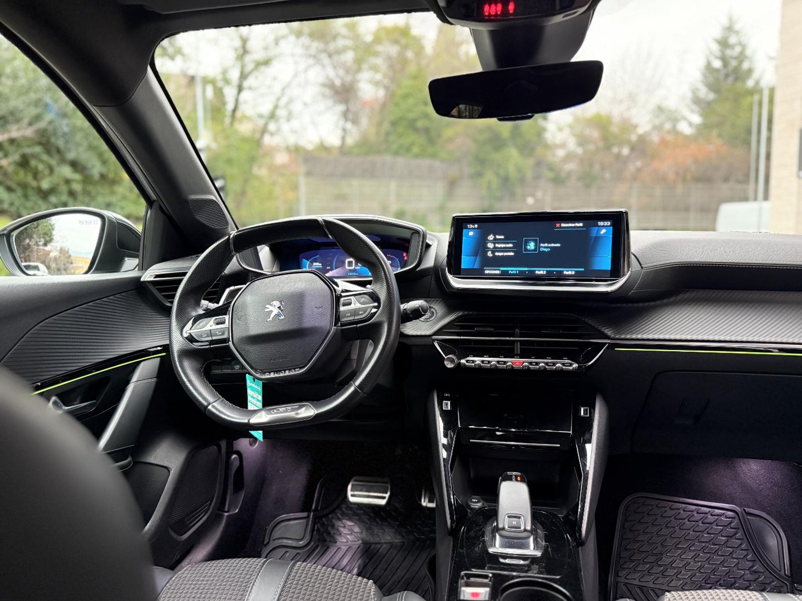 Peugeot 208 GT 1.2 PureTech AT 2022 - Imagen 8 de 16