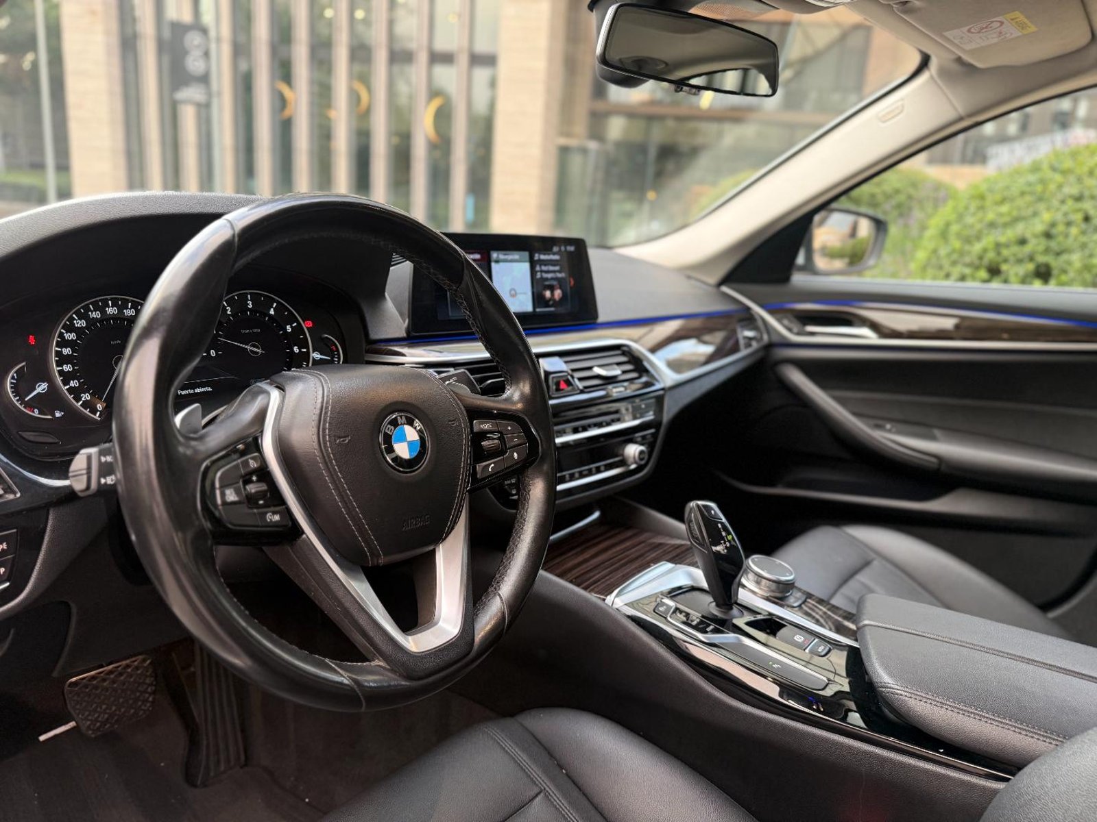 BMW 520i executive 2018 - Imagen 14 de 19