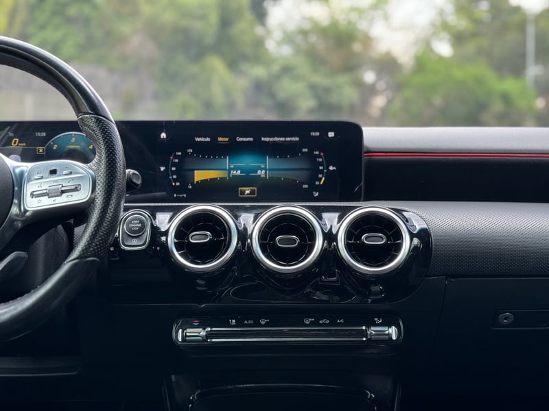 Mercedes-Benz A200 D amg 2020 - Imagen 9 de 19