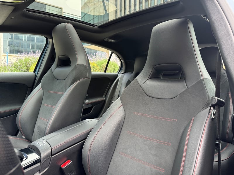 Mercedes-Benz A250 2.0 AMG LINE 2023 - Imagen 16 de 17