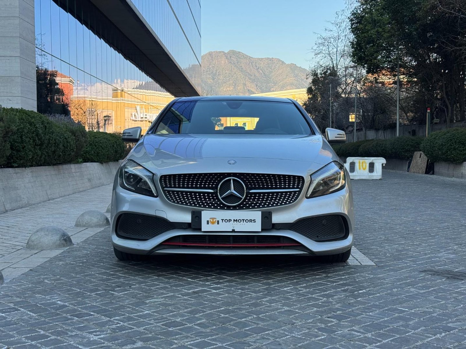 Mercedes-Benz A250 2017 - Foto 2 de 19