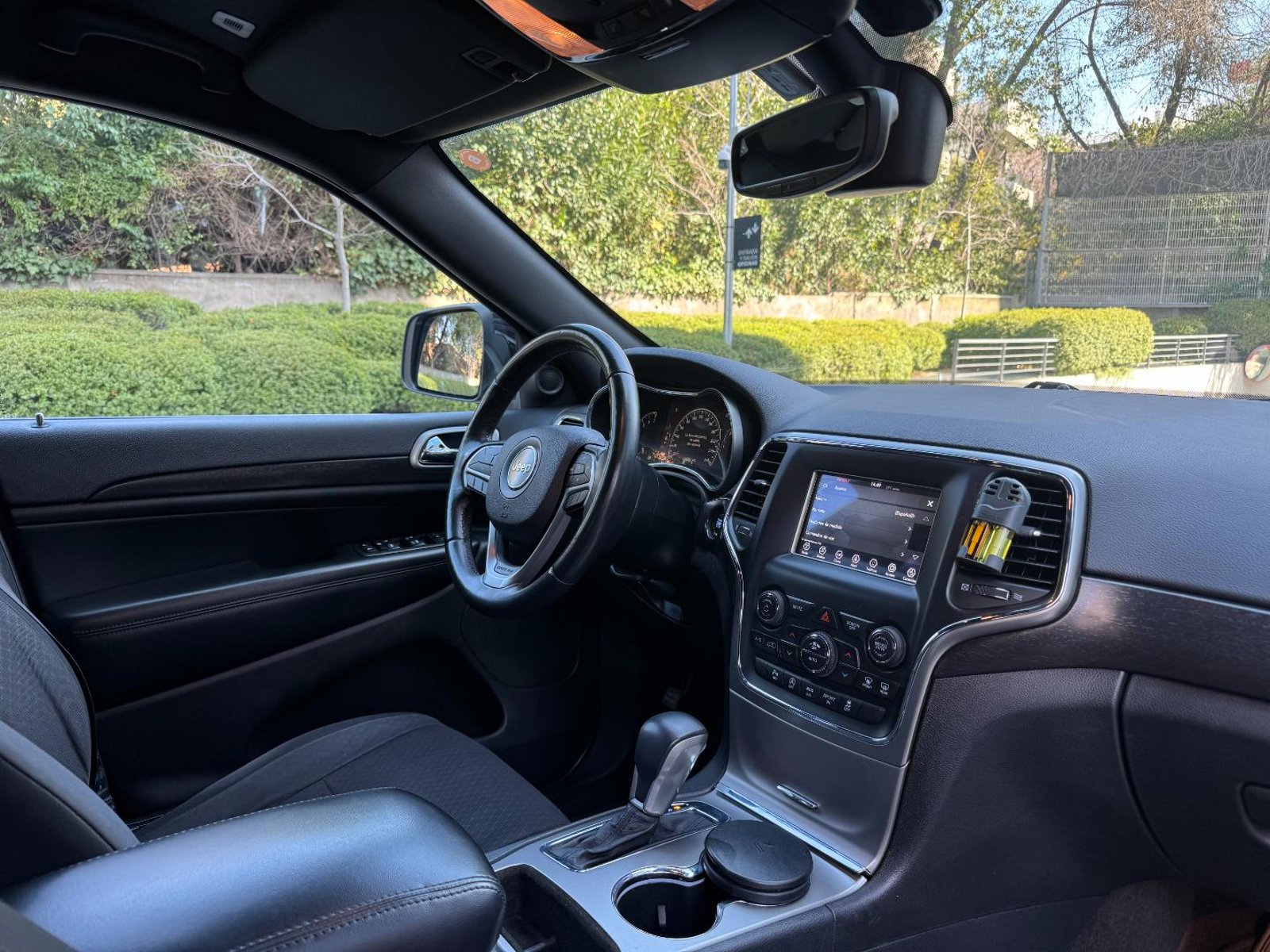 Jeep Grand Cherokee Laredo 3.6 V6 4x4 2018 - Imagen 15 de 19