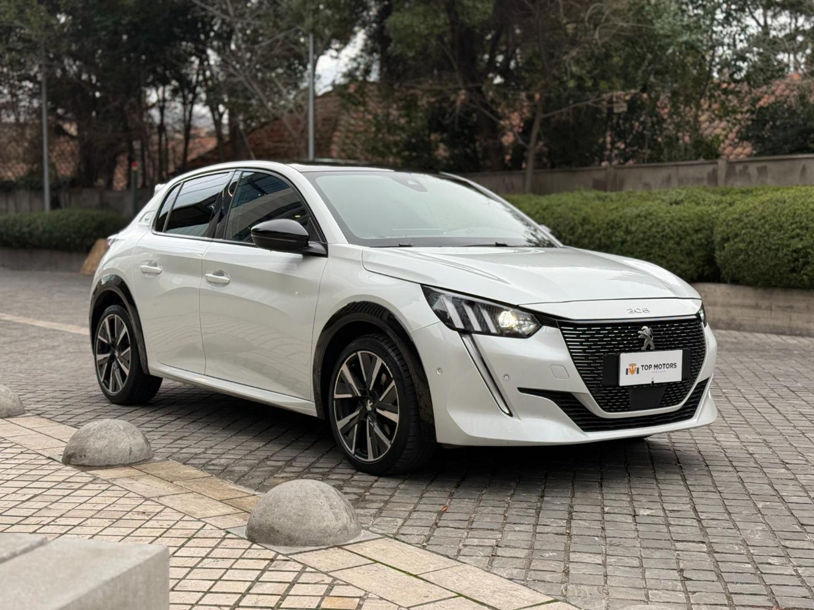 Peugeot 208 GT 1.2 PureTech AT 2022 - Imagen 3 de 16