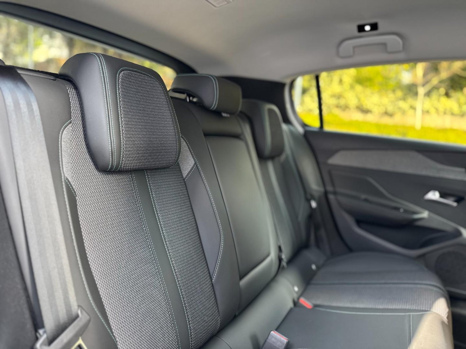 Peugeot 308 Allure 1.2 PureTech 2023 - Imagen 18 de 18