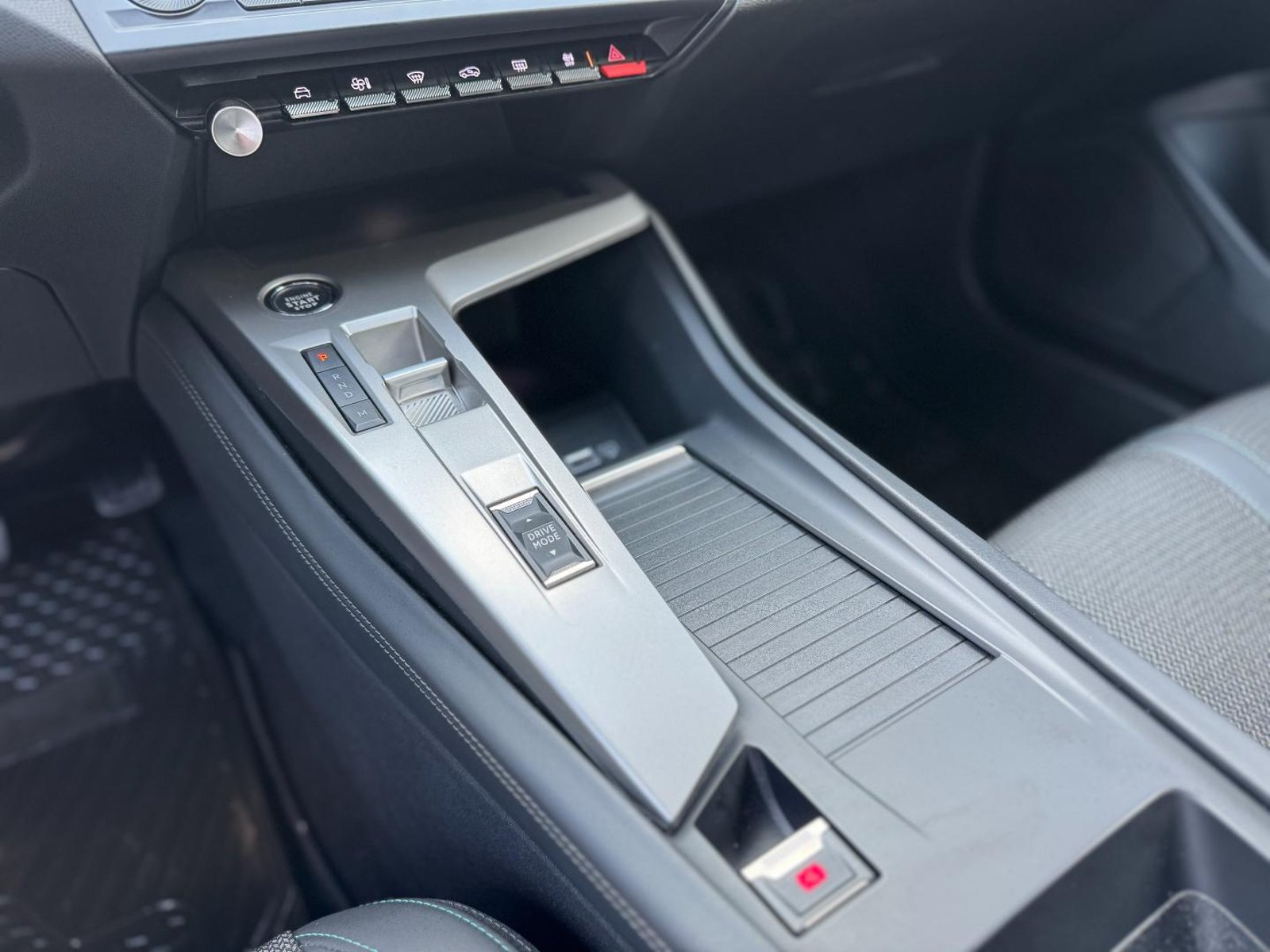 Peugeot 308 Allure 1.2 PureTech 2023 - Imagen 10 de 18