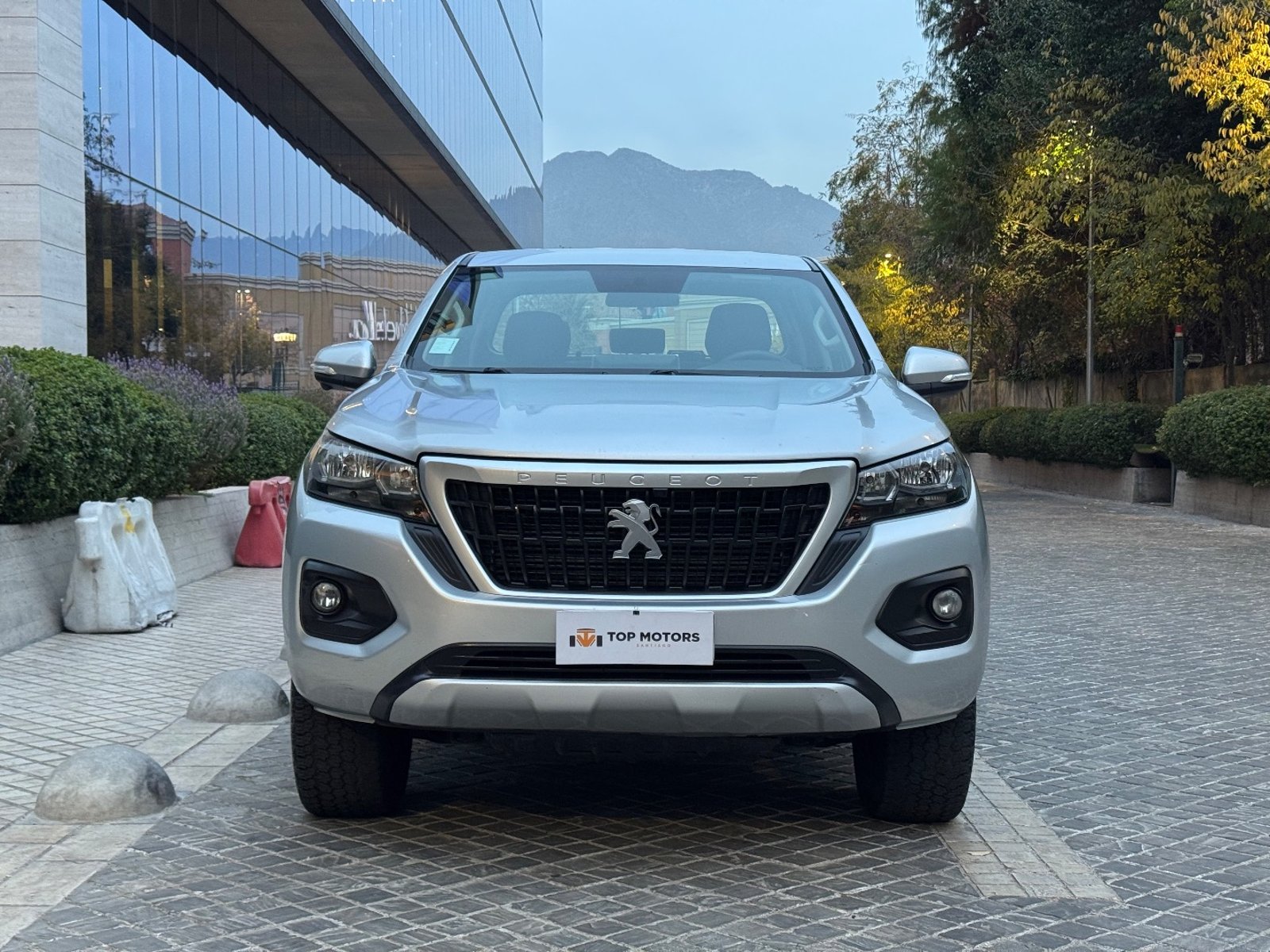Peugeot LANDTREK Active BlueHDi 180 4X4 AT 2024 - Foto 2 de 18