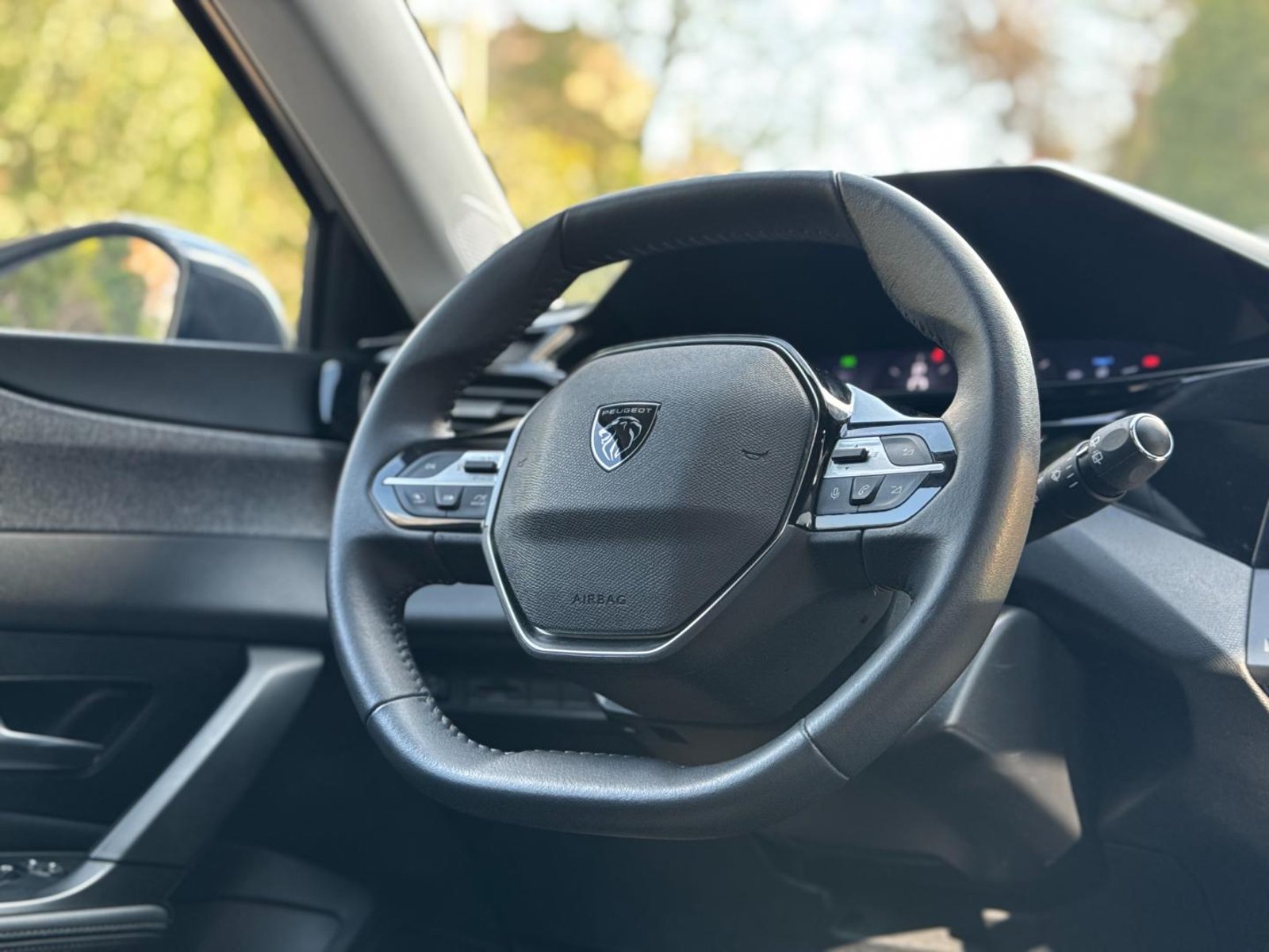 Peugeot 308 Allure 1.2 PureTech 2023 - Imagen 12 de 18