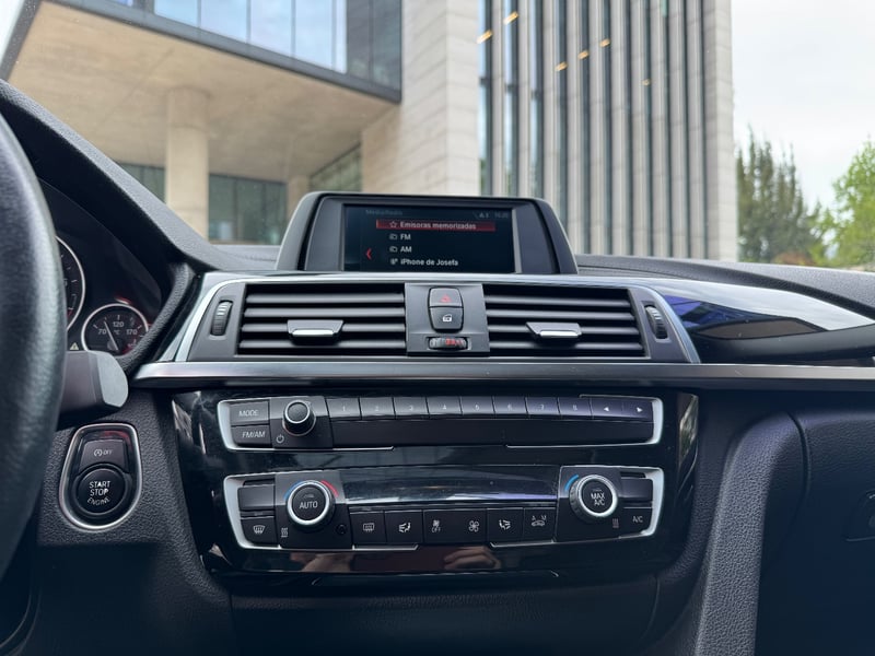 BMW 320I 2018 - Imagen 8 de 17
