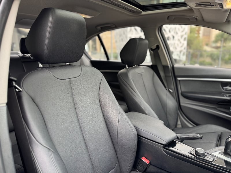 BMW 320I 2018 - Imagen 15 de 17