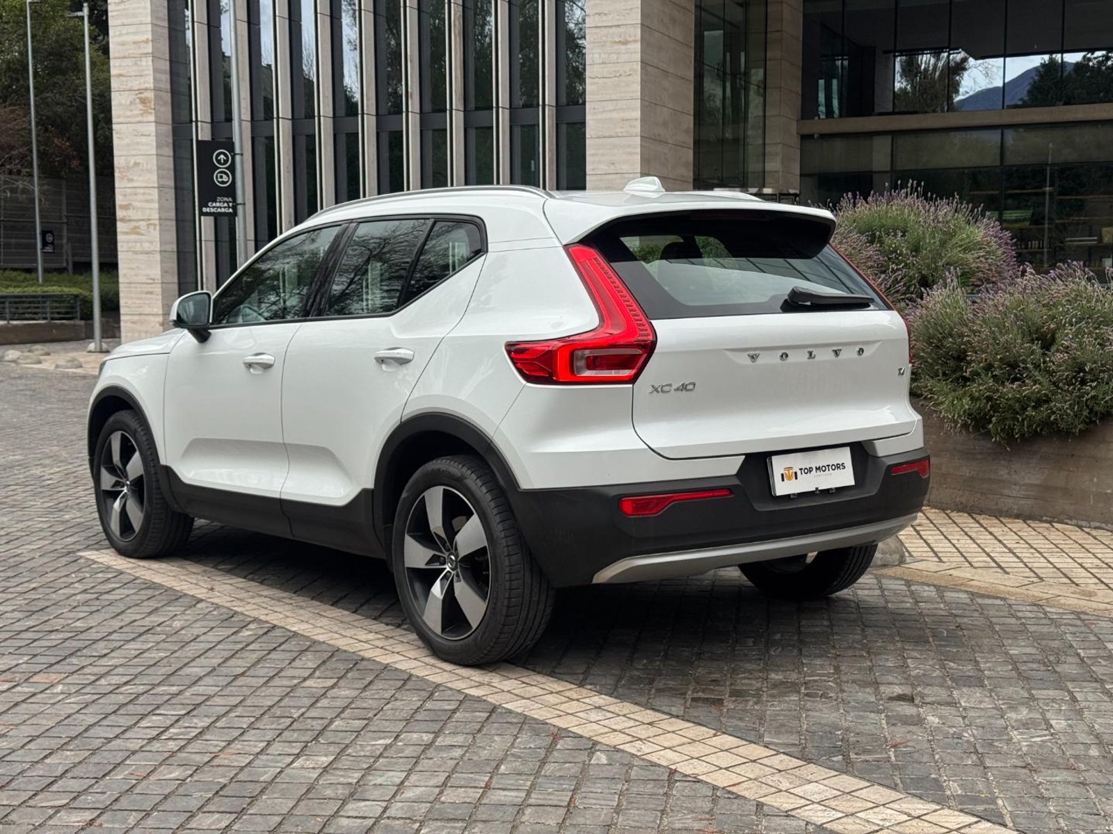 Volvo XC40 T4 Momentum 2021 - Imagen 6 de 19