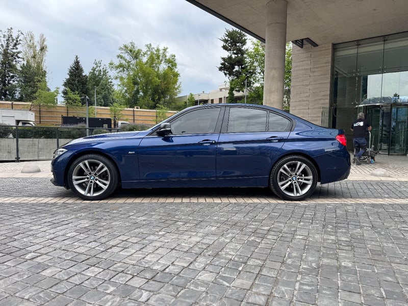 BMW 320I 2018 - Imagen 7 de 17