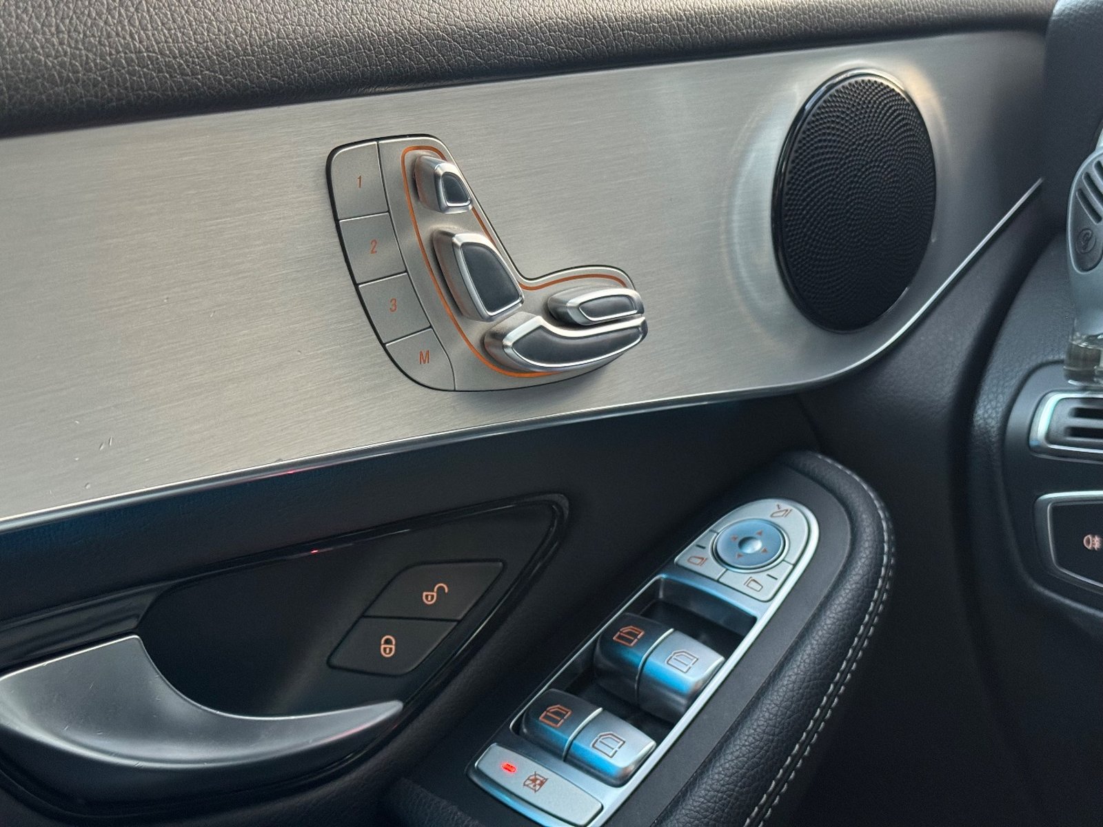 MERCEDES-BENZ GLC GLC 300d 4MATIC 2019 - Imagen 16 de 19