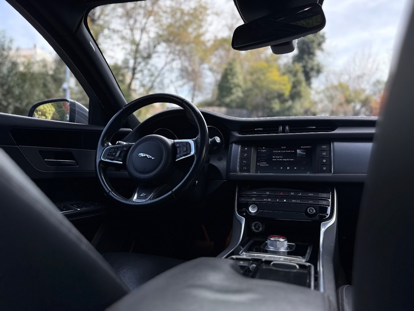 JAGUAR XF 2.0 R-Sport 2017 - Imagen 9 de 19