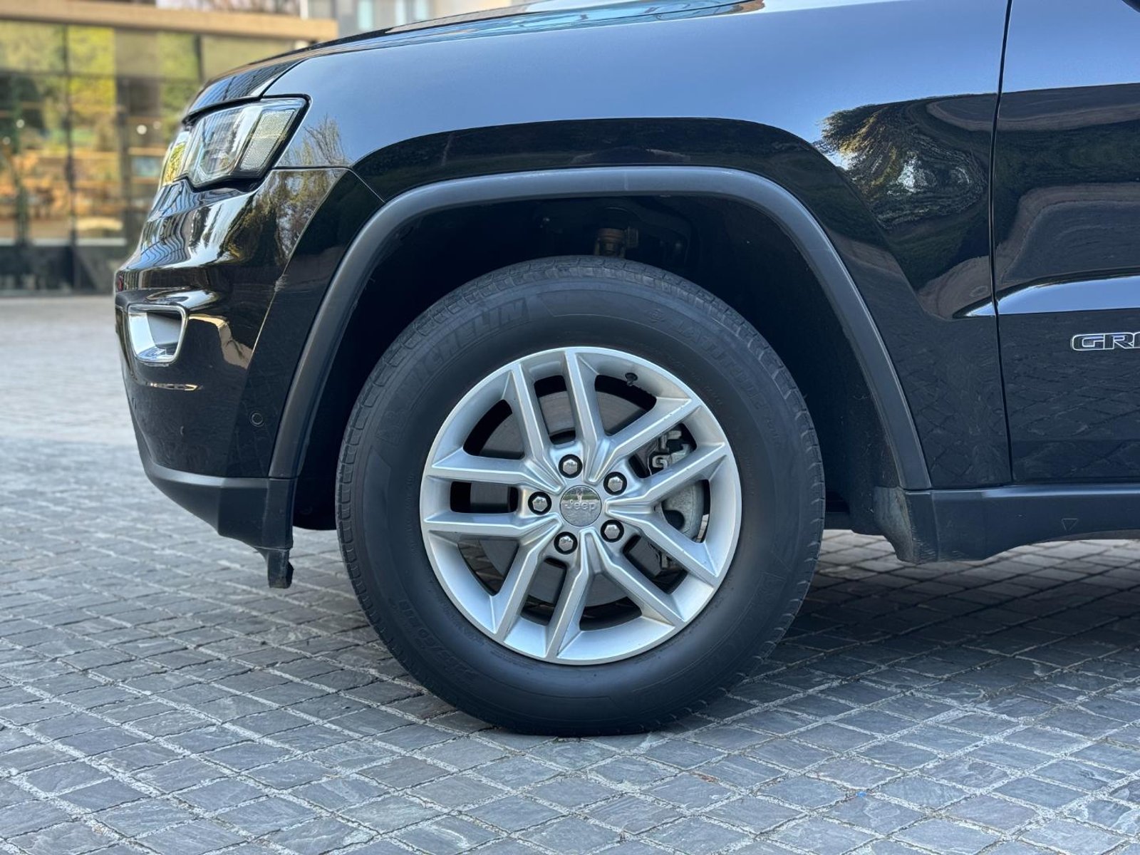 Jeep Grand Cherokee Laredo 3.6 V6 4x4 2018 - Imagen 8 de 19