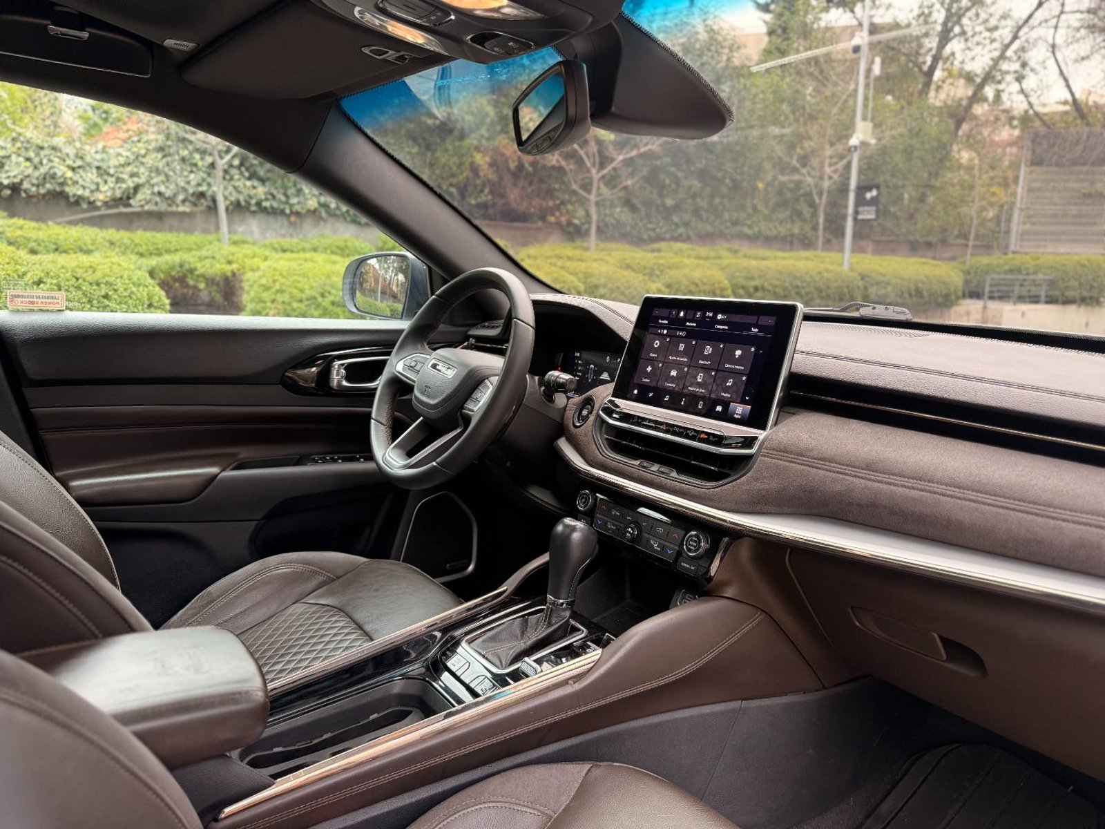 Jeep COMMANDER 2023 - Imagen 14 de 20
