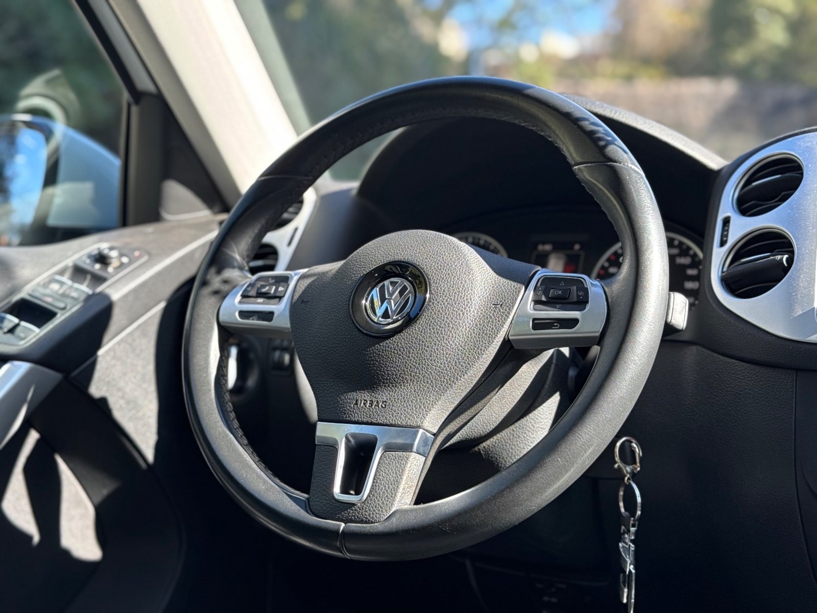 VOLKSWAGEN TIGUAN 2017 - Imagen 11 de 20
