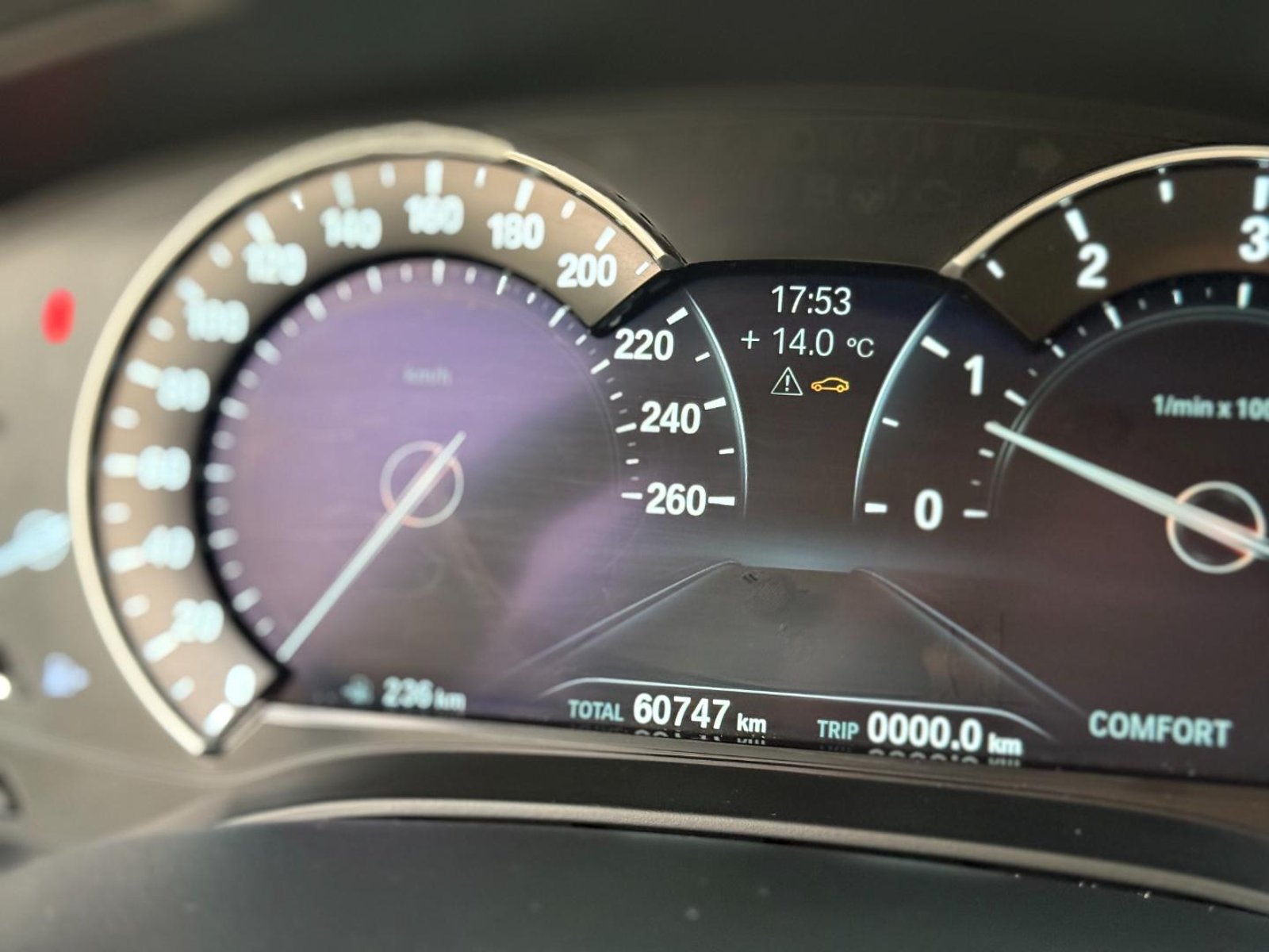 BMW 520i executive 2018 - Imagen 11 de 19