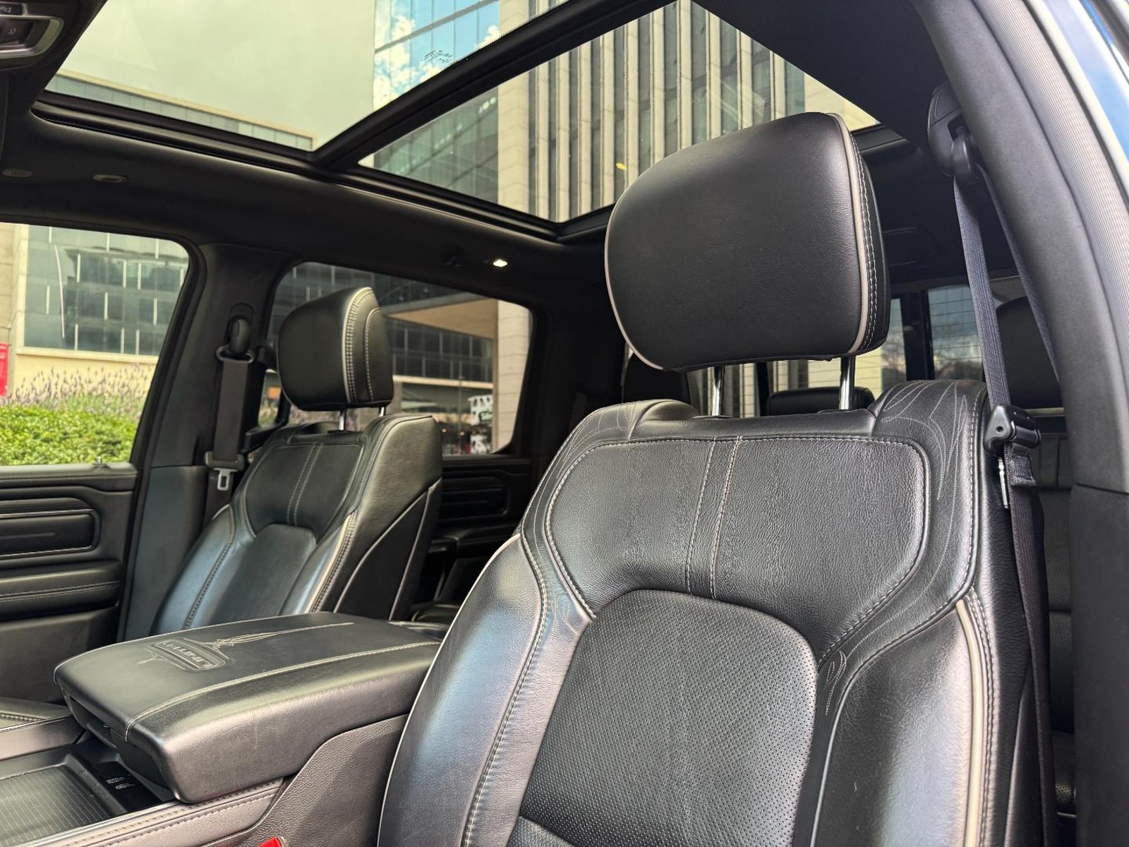 RAM Ram 1500 LIMITED 5.7 2022 - Imagen 15 de 19