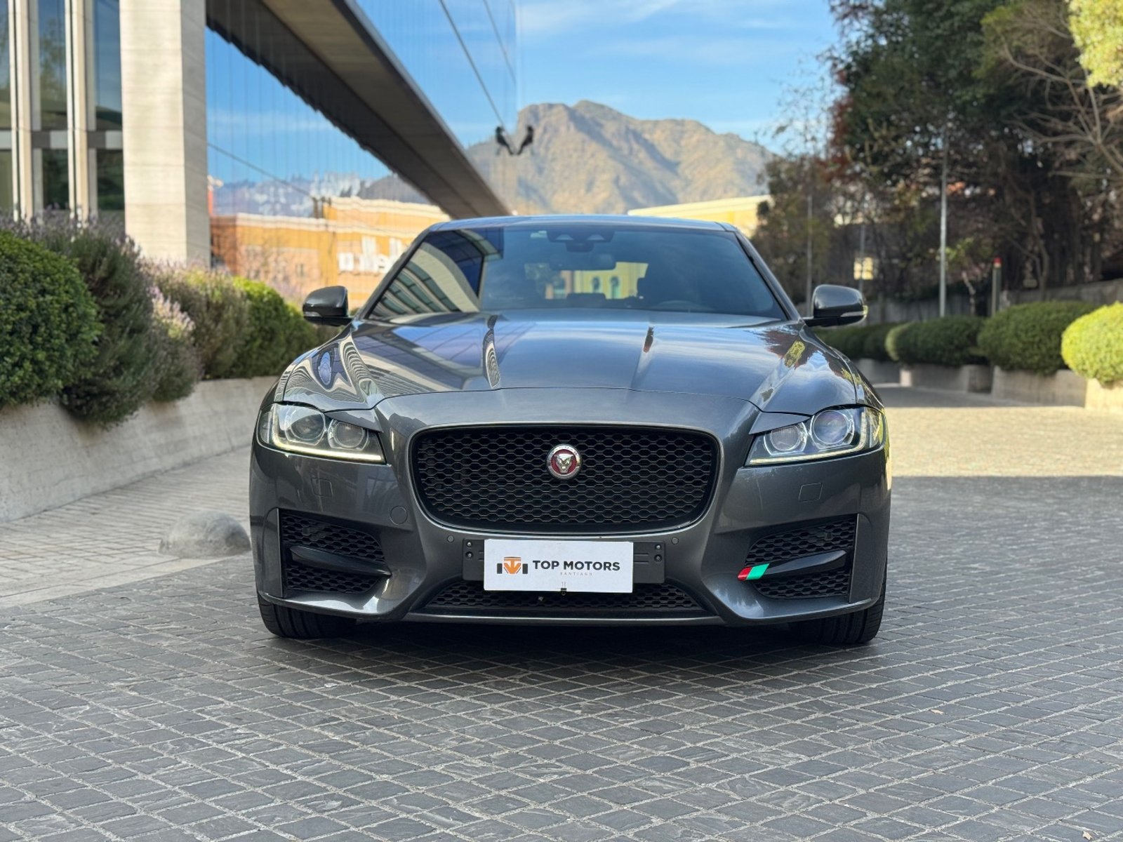 Jaguar XF 2.0 R-Sport 2017 - Foto 2 de 19
