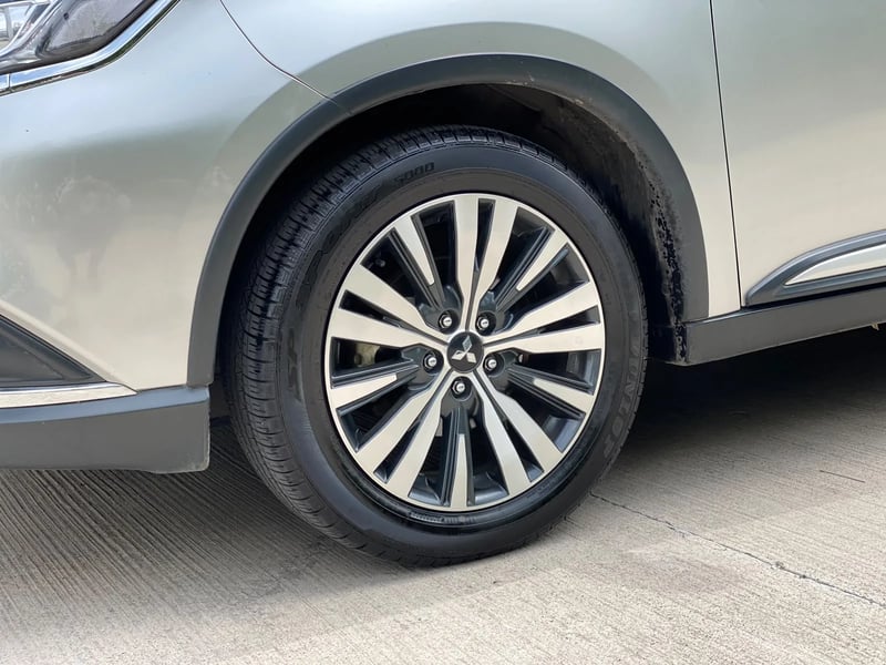 Mitsubishi Outlander 2.4 GLX 4X4 AT 2020 - Imagen 3 de 20