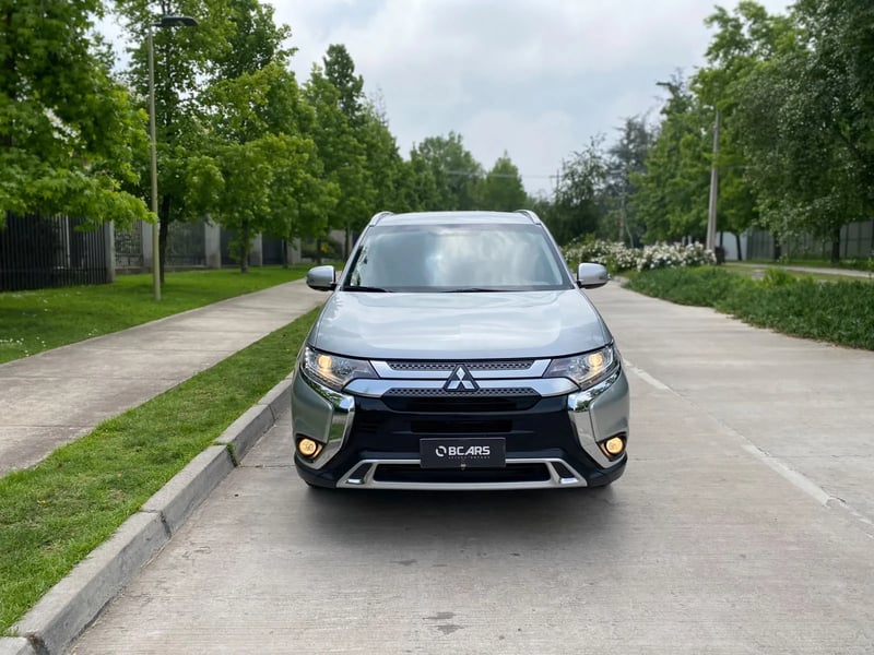 Mitsubishi Outlander 2.4 GLX 4X4 AT 2020 - Imagen 14 de 20