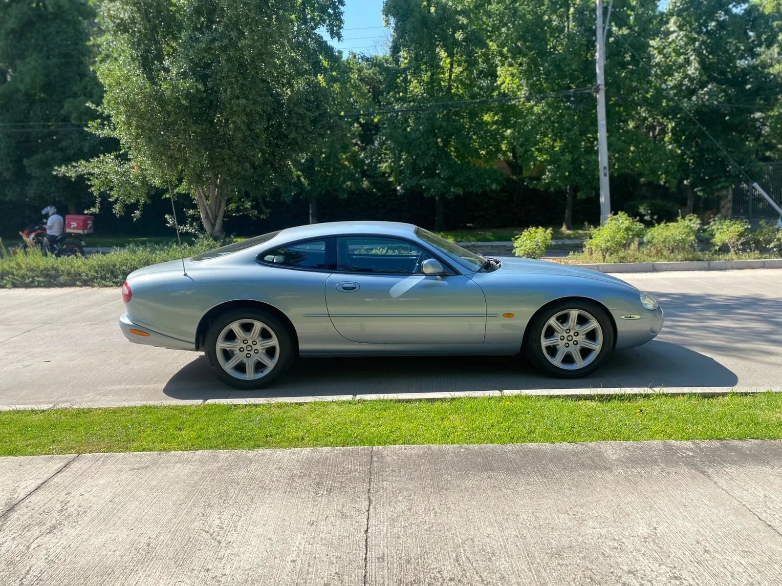 Jaguar XK8 V8 4.0 1997 - Imagen 11 de 20