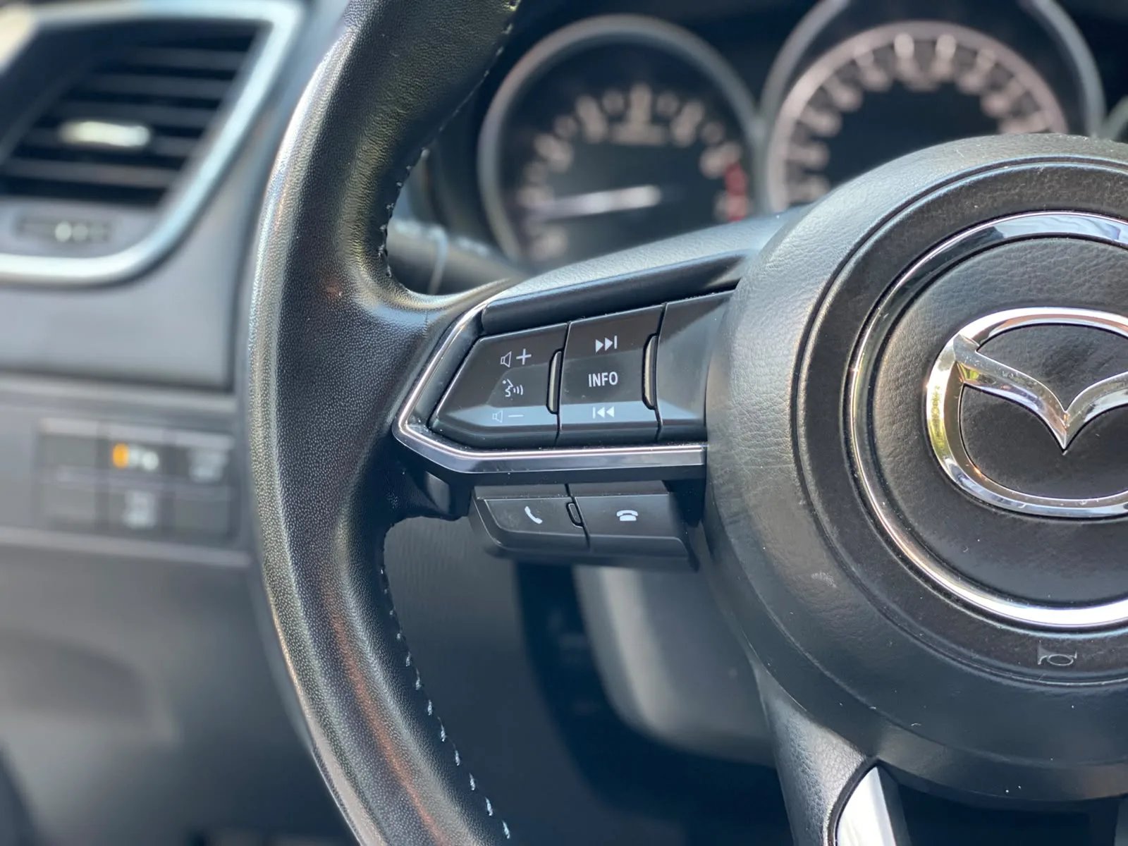 Mazda CX-9 2.5L R 2WD Turbo 6AT 2023 - Imagen 18 de 20