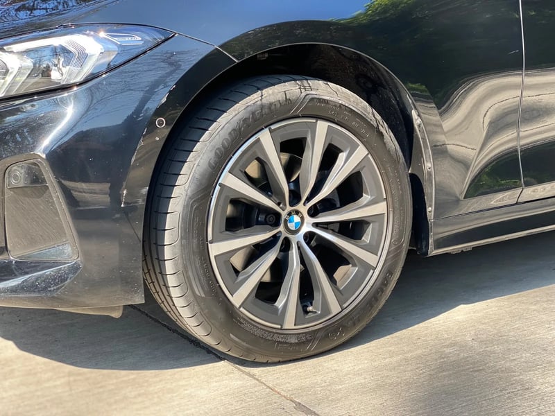 BMW 320i Urban LCI 4X2 AT 2025 - Imagen 3 de 20